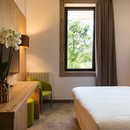 ホテル Linta Wellness & 4*