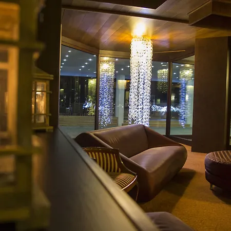 Linta Wellness & فندق أسياجو